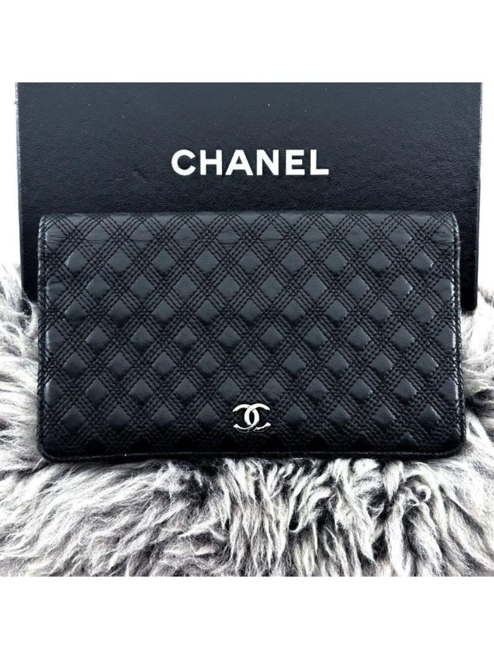 Chanel Wallet Quilted Diamond Stitch